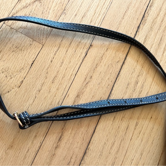 DOONEY & BOURKE SMALL BLACK LEATHER CROSSBODY BAG - Picture 2 of 9